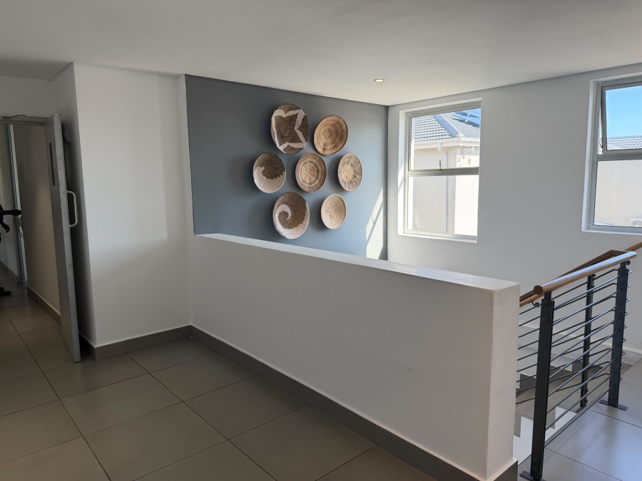 To Let Commercial Property for Rent in Claremont Western Cape